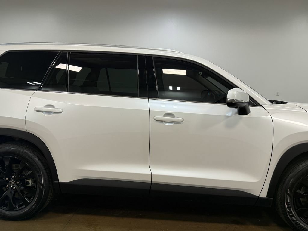 Used 2024 Toyota Grand Highlander AWD image 32