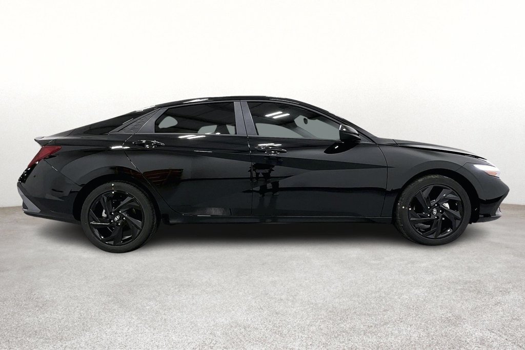 New 2026 Hyundai Elantra SEL Sport Premium FWD image 7