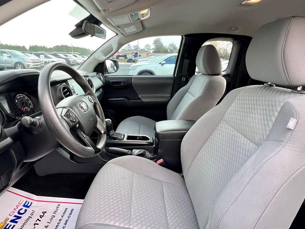 Used 2022 Toyota Tacoma SR image 2