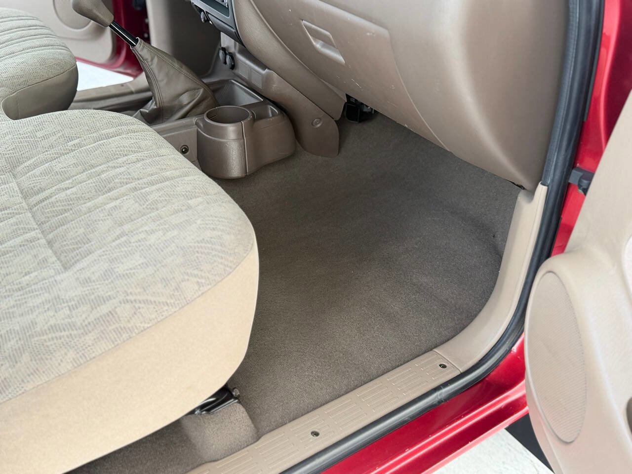 Used 2002 Toyota Tacoma 2WD Regular Cab image 60