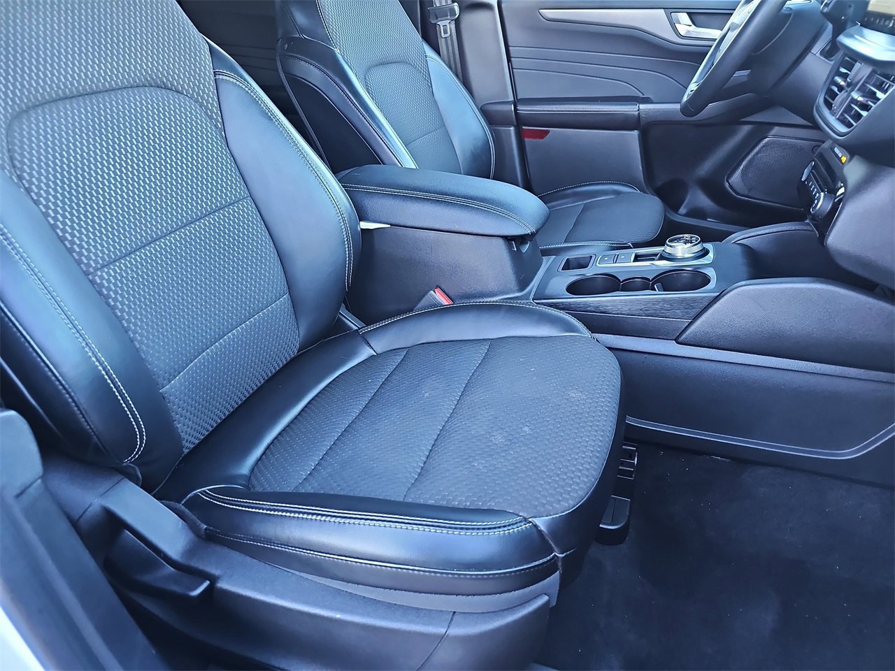 Used 2023 Ford Escape SE image 10