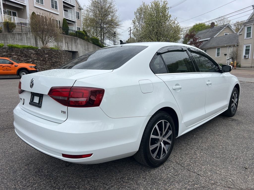 Used 2017 Volkswagen Jetta SE FWD image 5