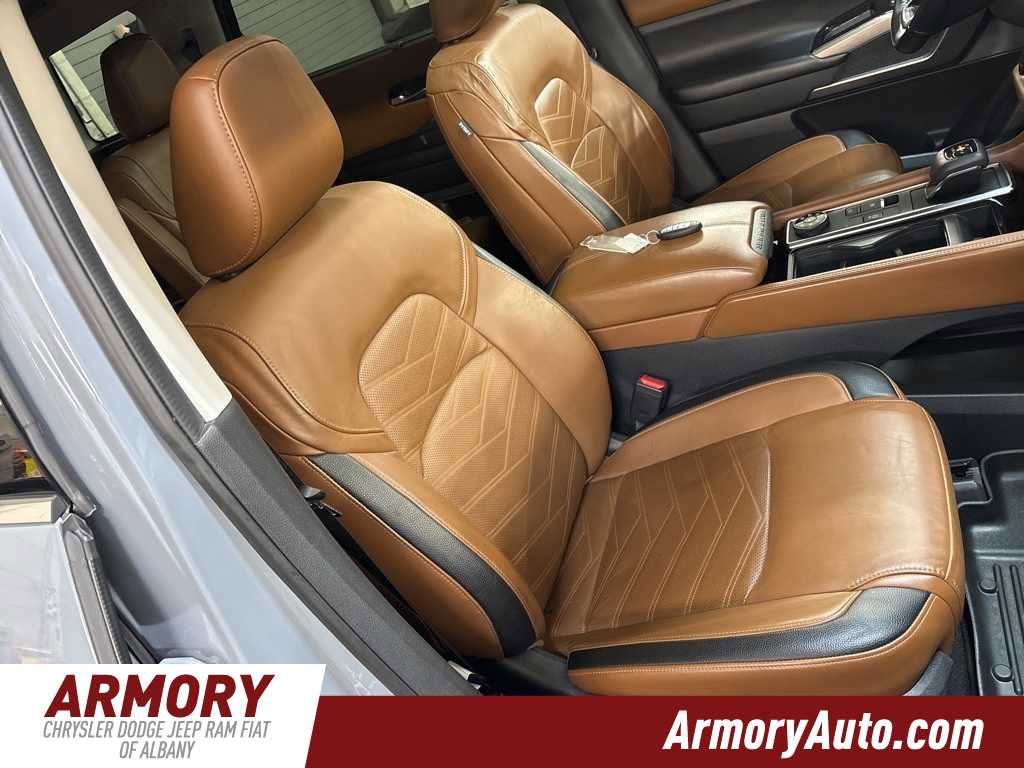 Used 2022 Nissan Pathfinder Platinum w/ Cargo Package image 46