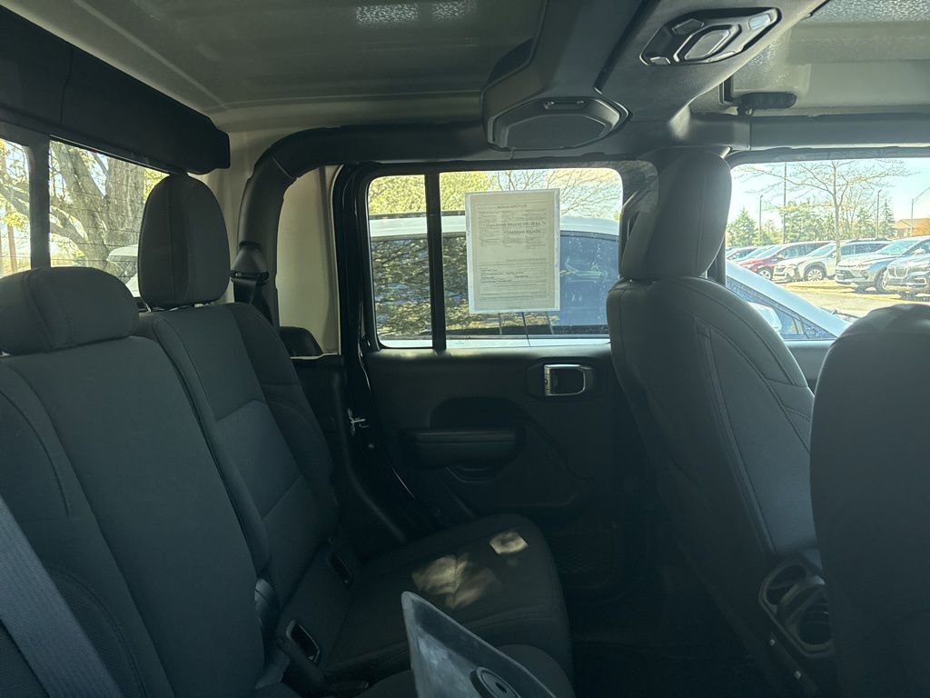 Certified 2022 Jeep Gladiator Willys AWD/4WD image 8