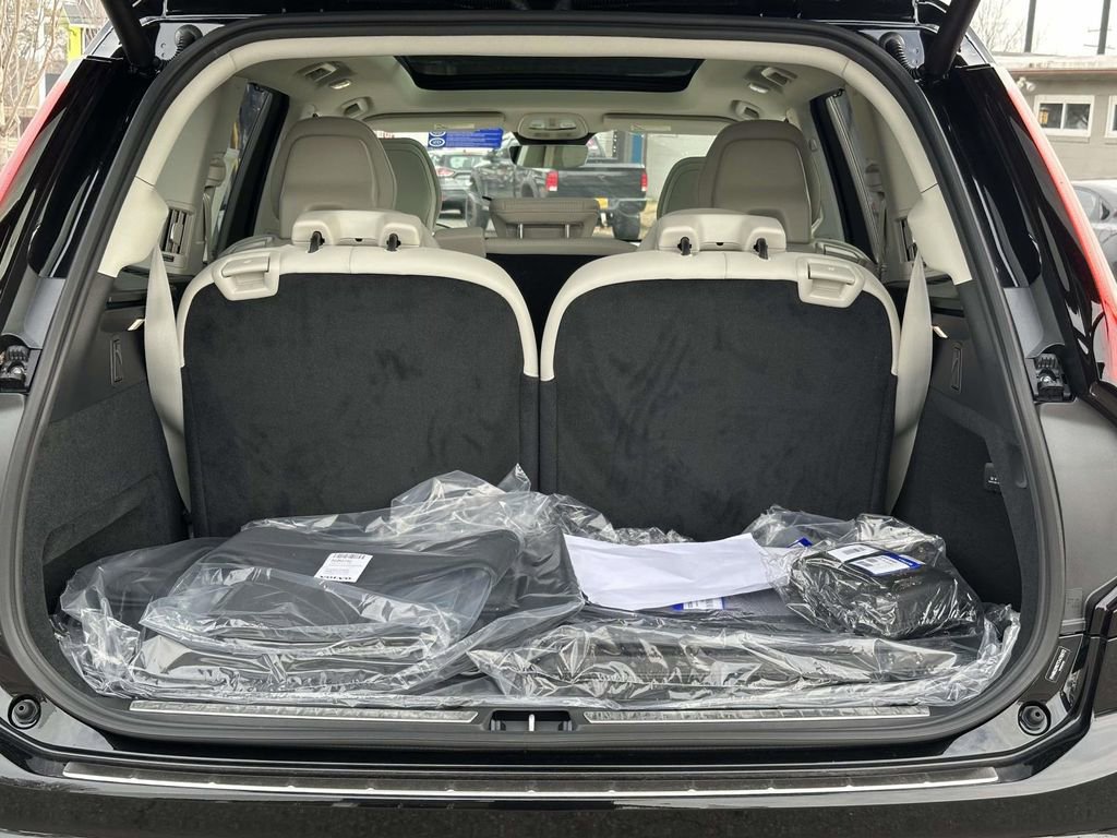 New 2026 Volvo XC90 B6 Ultra w/ Protection Package Premier image 13