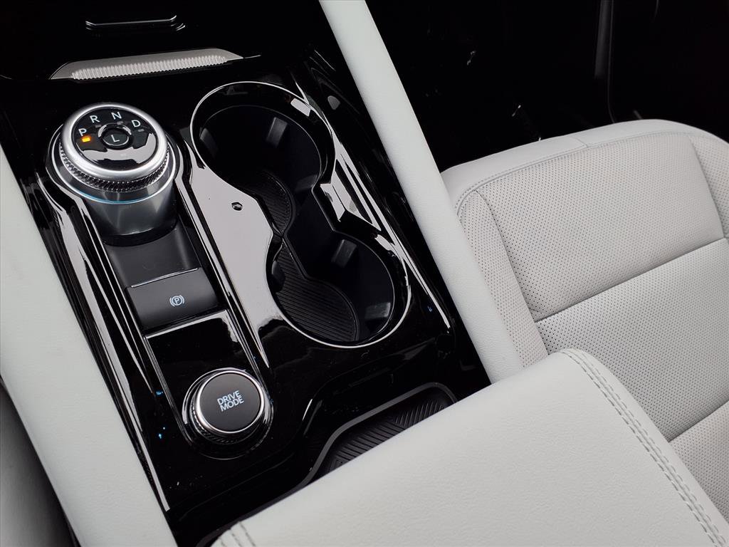 Used 2025 Ford Explorer Platinum w/ Ultimate Package image 21