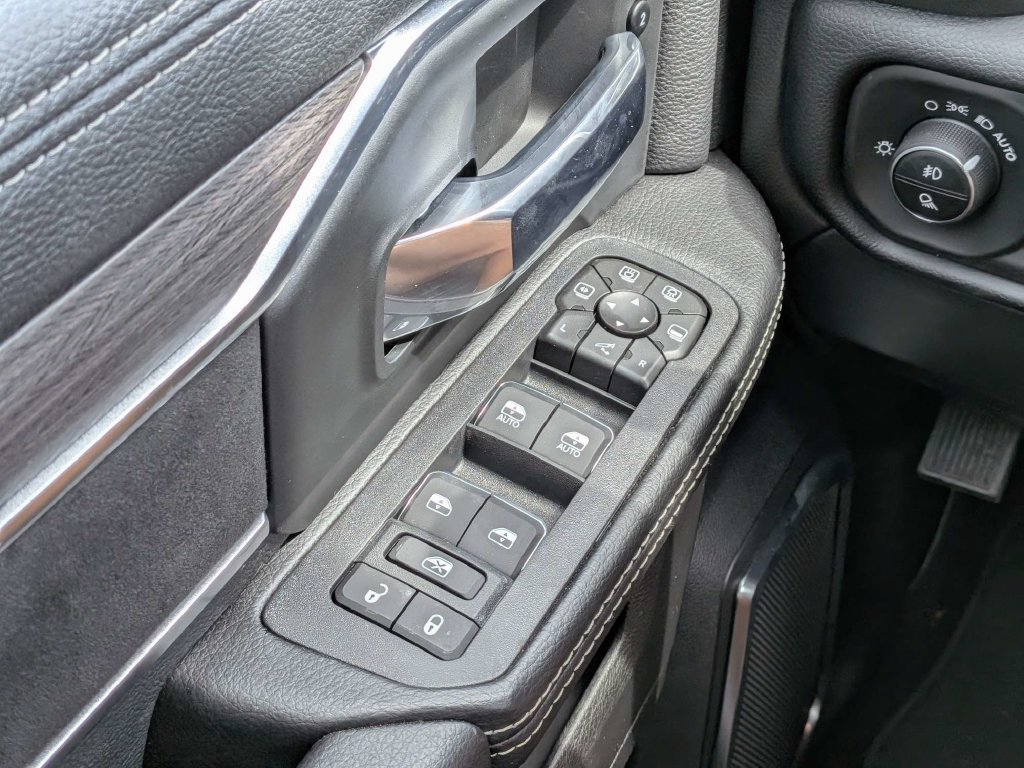 New 2026 RAM 2500 Laramie w/ Night Edition AWD/4WD image 19
