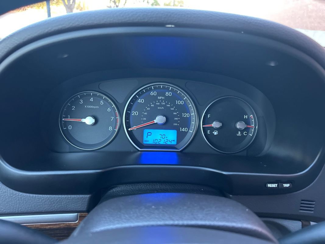 Used 2012 Hyundai Santa Fe GLS image 11