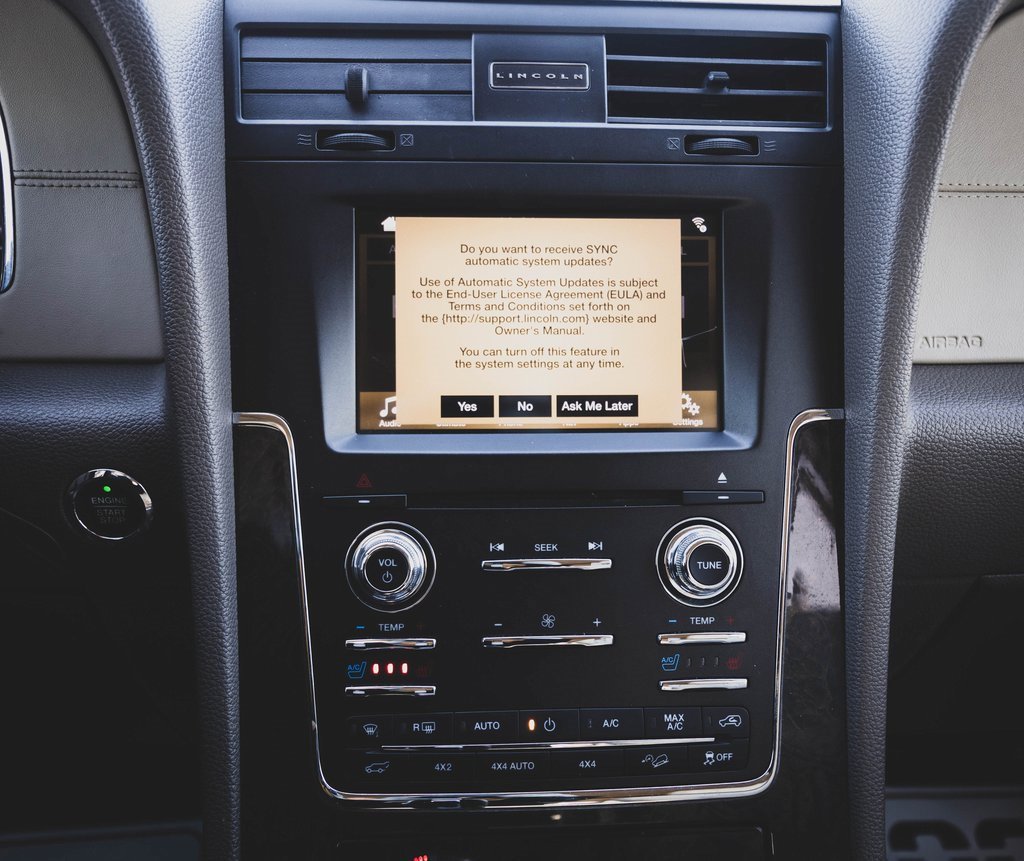 Used 2016 Lincoln Navigator Select image 5