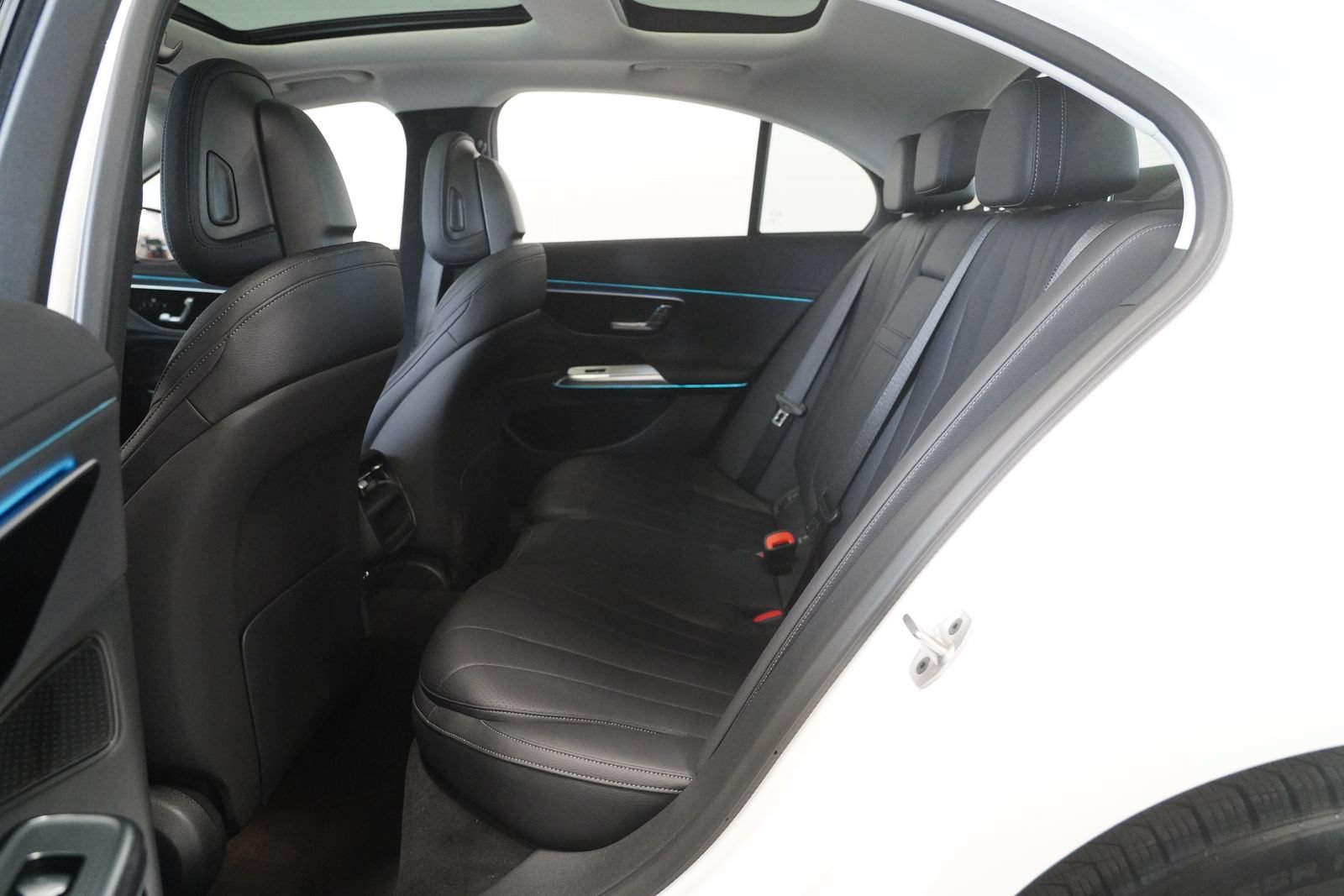 Used 2026 Mercedes-Benz E 350 4MATIC Sedan image 13