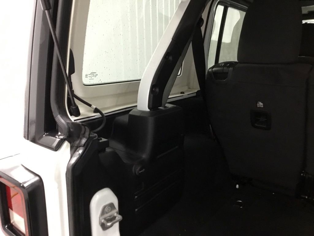 Used 2023 Jeep Wrangler Willys image 16