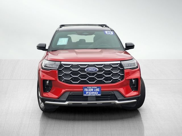 Used 2025 Ford Explorer Platinum AWD/4WD image 2