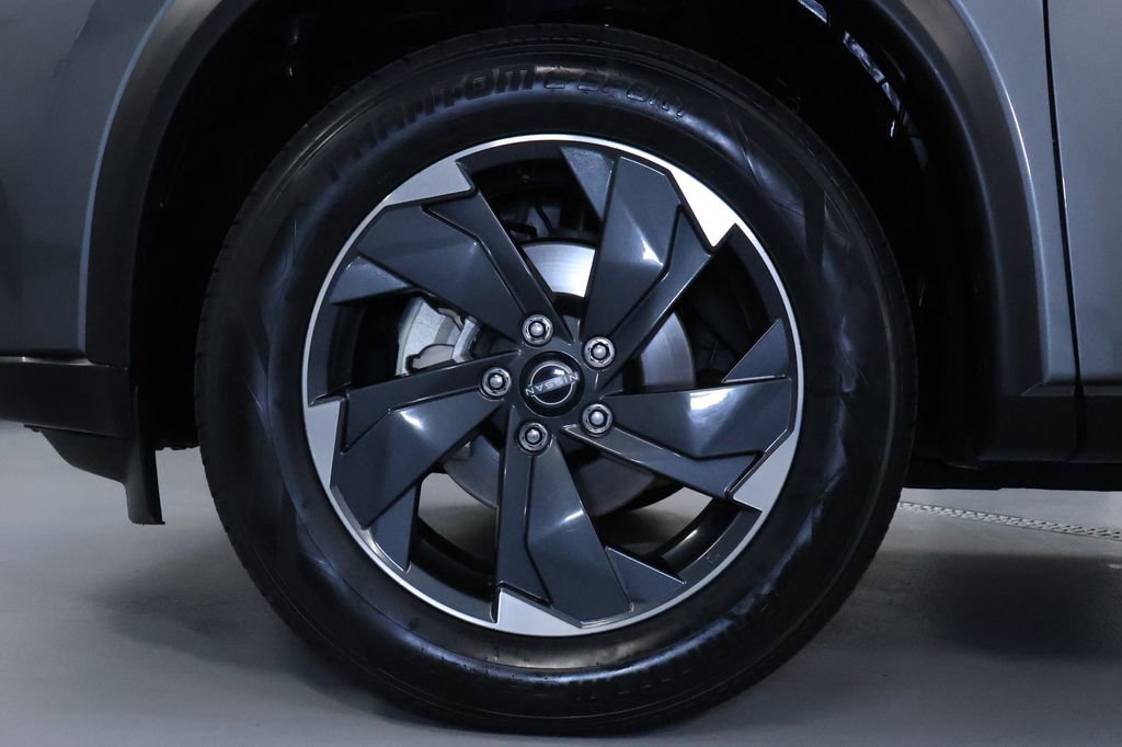 Used 2024 Nissan Rogue SV image 34