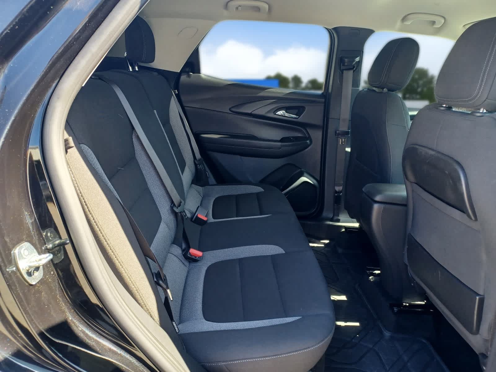 Used 2023 Chevrolet TrailBlazer LT FWD image 19