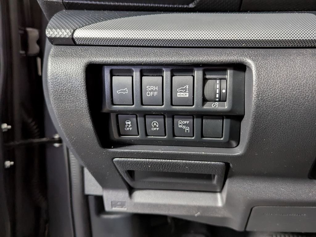 Used 2020 Subaru Forester Limited image 25