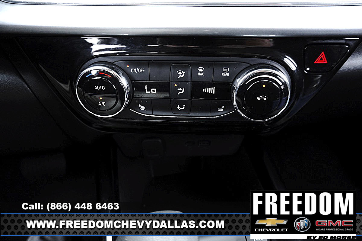 Used 2025 Chevrolet Trax LT w/ Driver Confidence Package FWD image 17