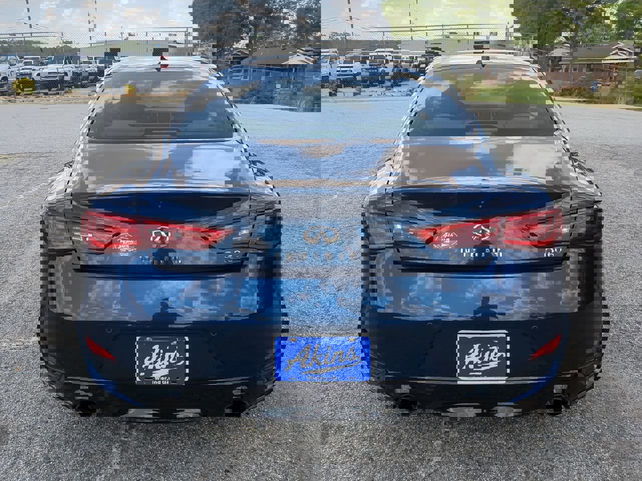 Used 2019 INFINITI Q60 3.0t Luxe w/ Essential Package image 4