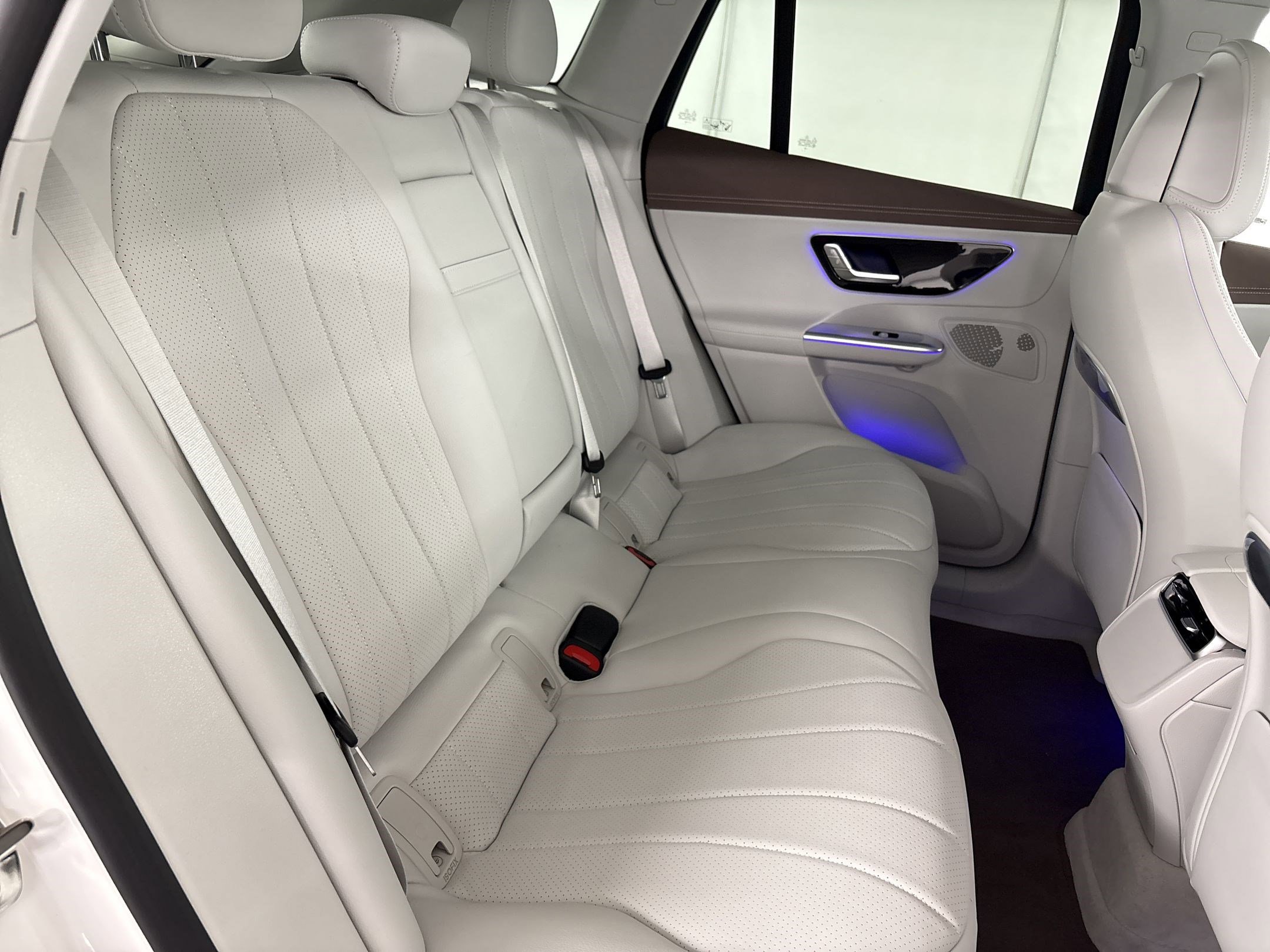 New 2026 Mercedes-Benz EQE 320 4MATIC SUV image 30
