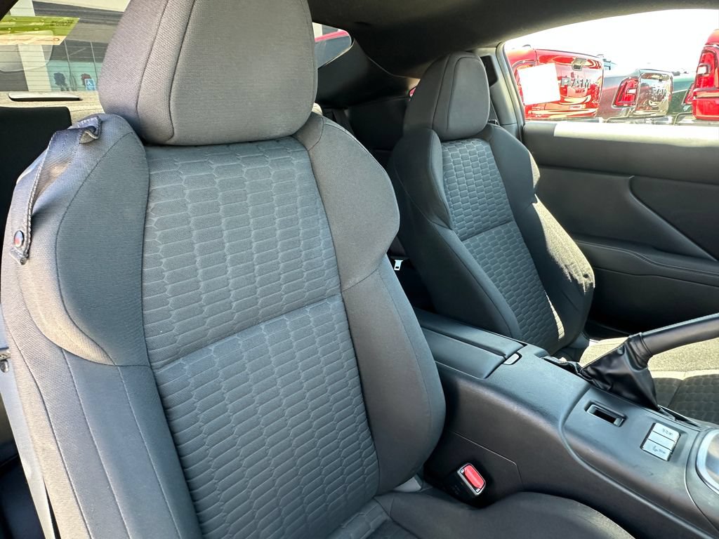 Used 2022 Toyota GR86 w/ ALL Weather Mat Package (TMS) RWD image 18