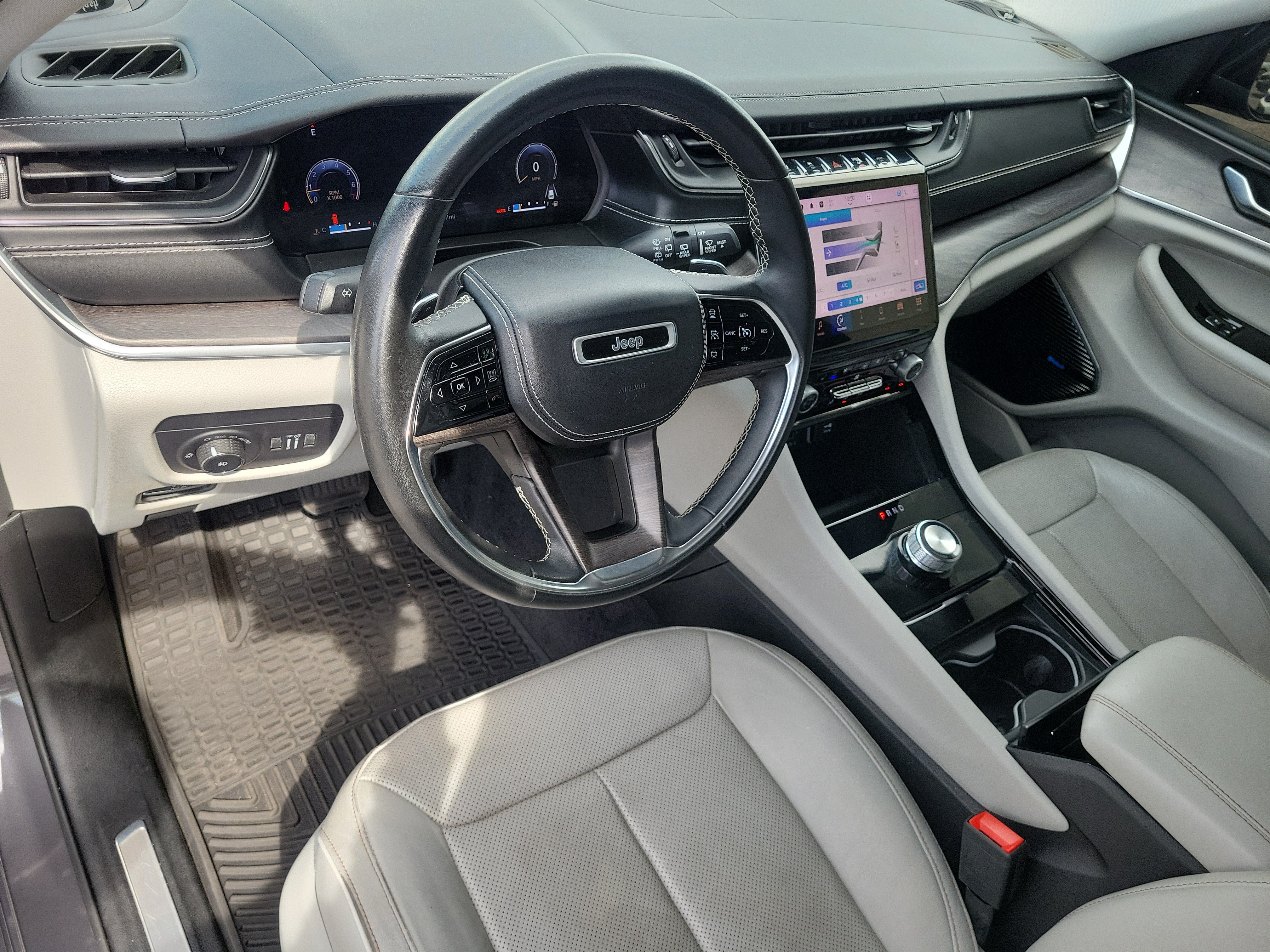 Used 2022 Jeep Grand Cherokee L Overland RWD image 14