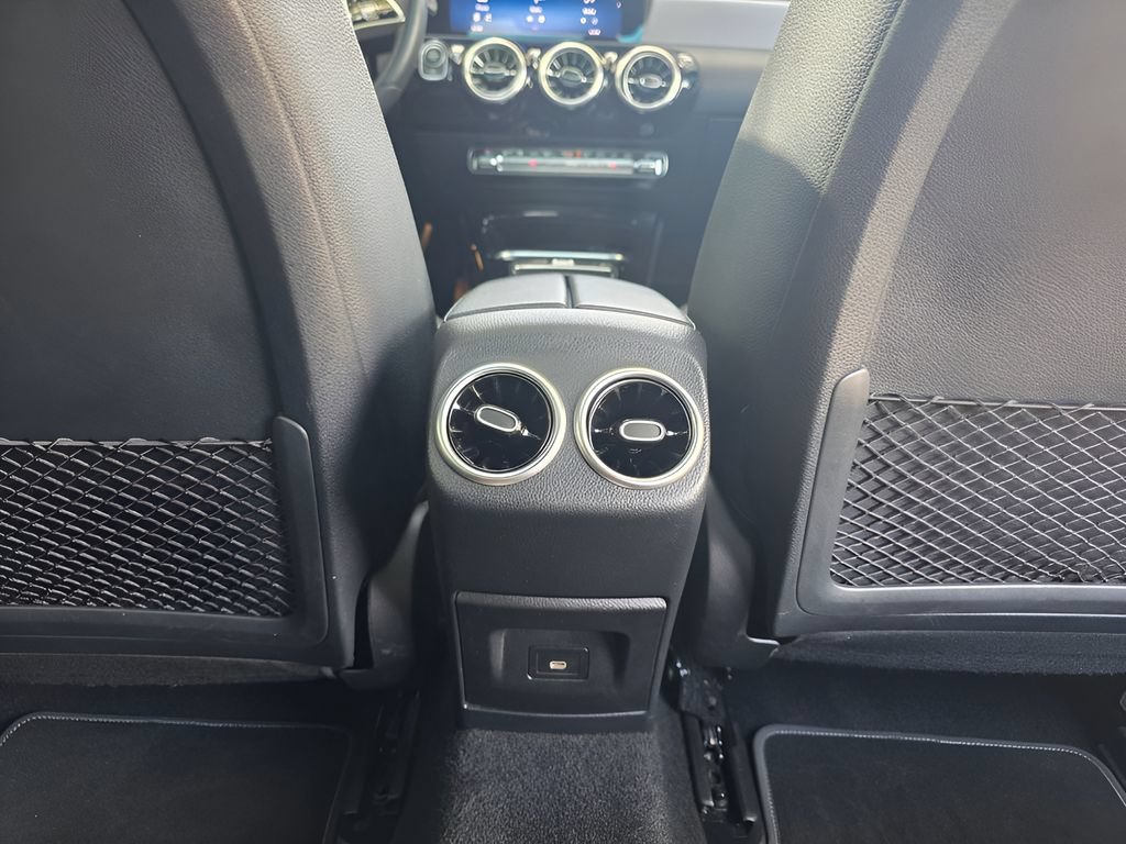 Used 2025 Mercedes-Benz CLA 250 image 8