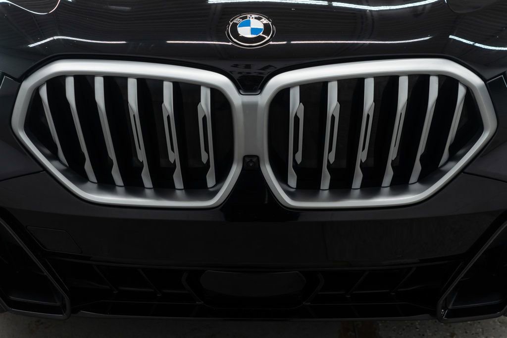 Used 2025 BMW X6 xDrive40i w/ Climate Comfort Package image 46