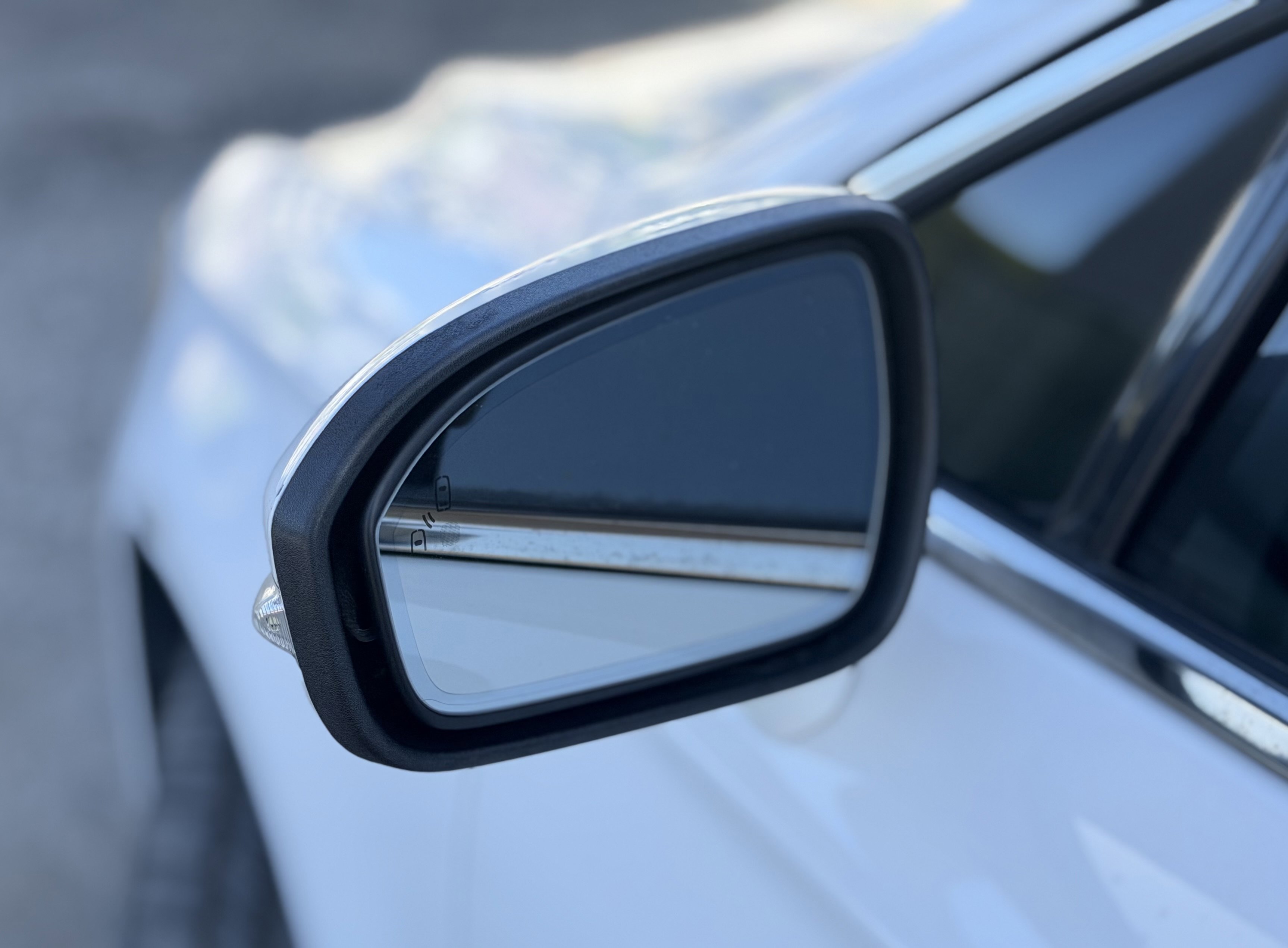 Used 2018 Ford Fusion SE w/ Equipment Group 602A FWD image 18