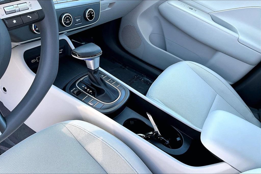 Certified 2024 Hyundai Kona SE FWD image 10