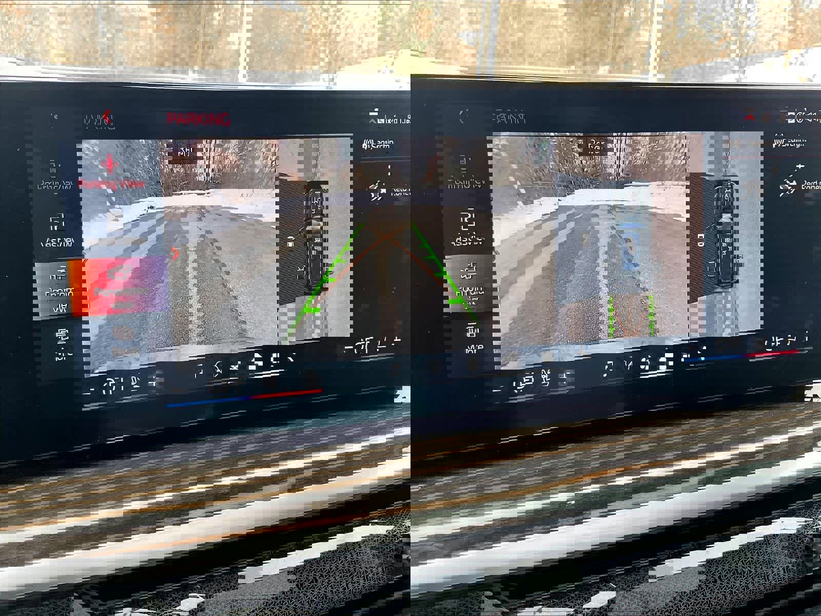 Used 2024 BMW X7 xDrive40i w/ Executive Package image 19