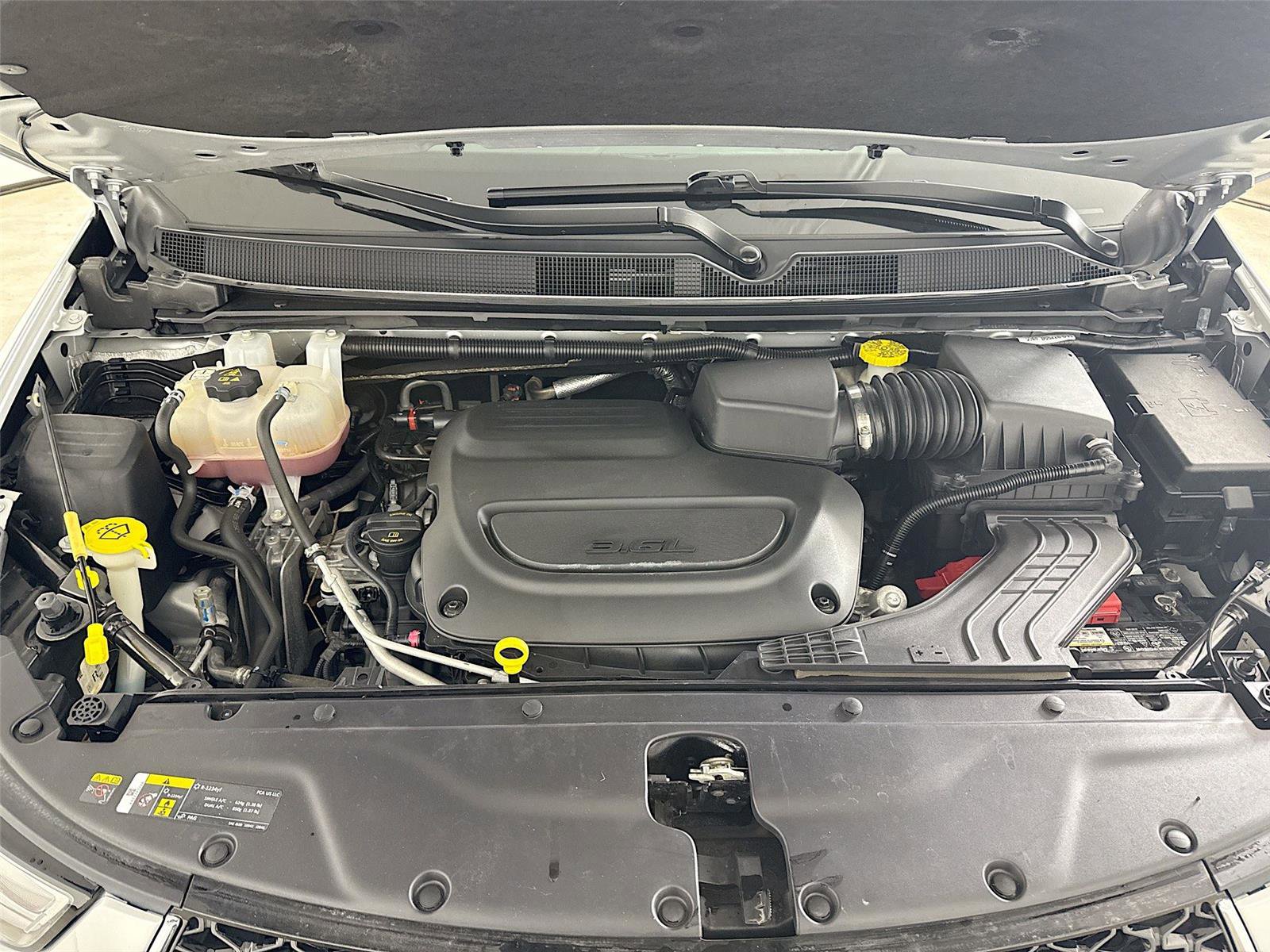 Used 2024 Chrysler Pacifica Limited image 29