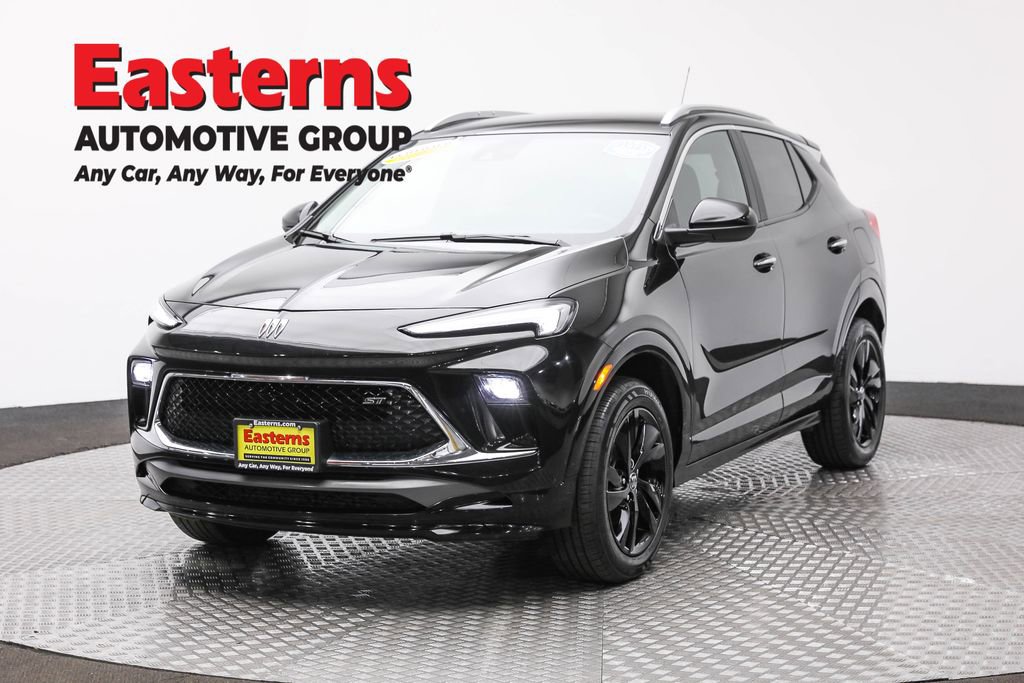 Used 2024 Buick Encore GX Sport Touring image 1