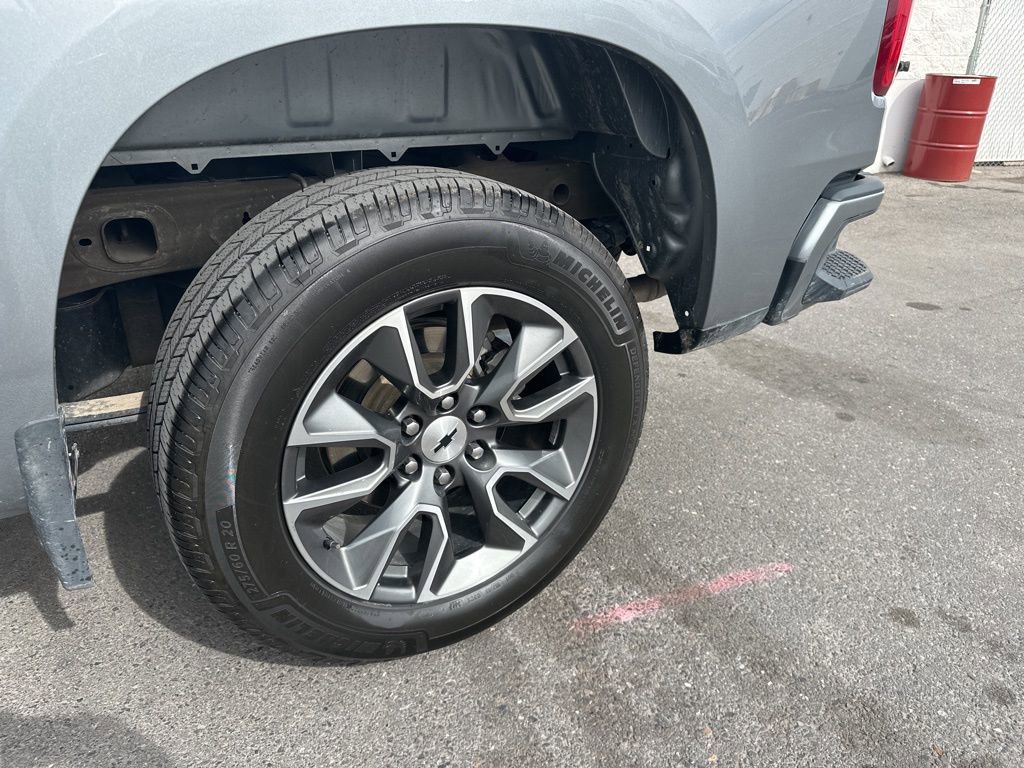 Used 2023 Chevrolet Silverado 1500 RST w/ Z71 Off-Road Package AWD/4WD image 6