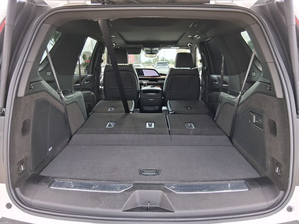 Used 2024 Cadillac Escalade Premium Luxury RWD image 6
