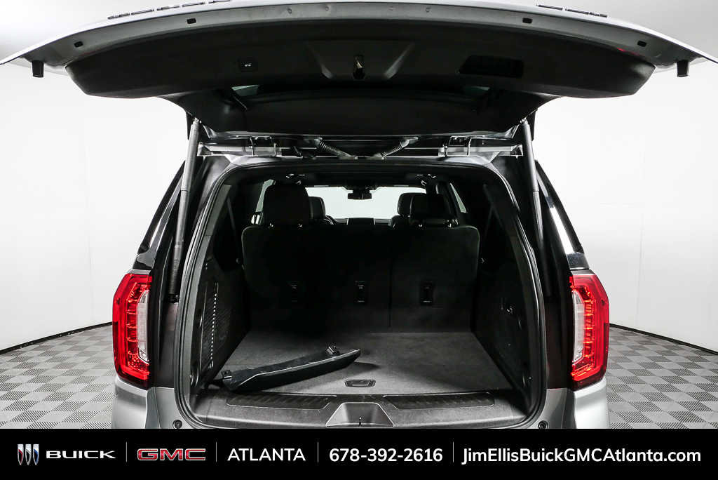Used 2023 GMC Yukon XL SLT w/ SLT Premium Package image 31
