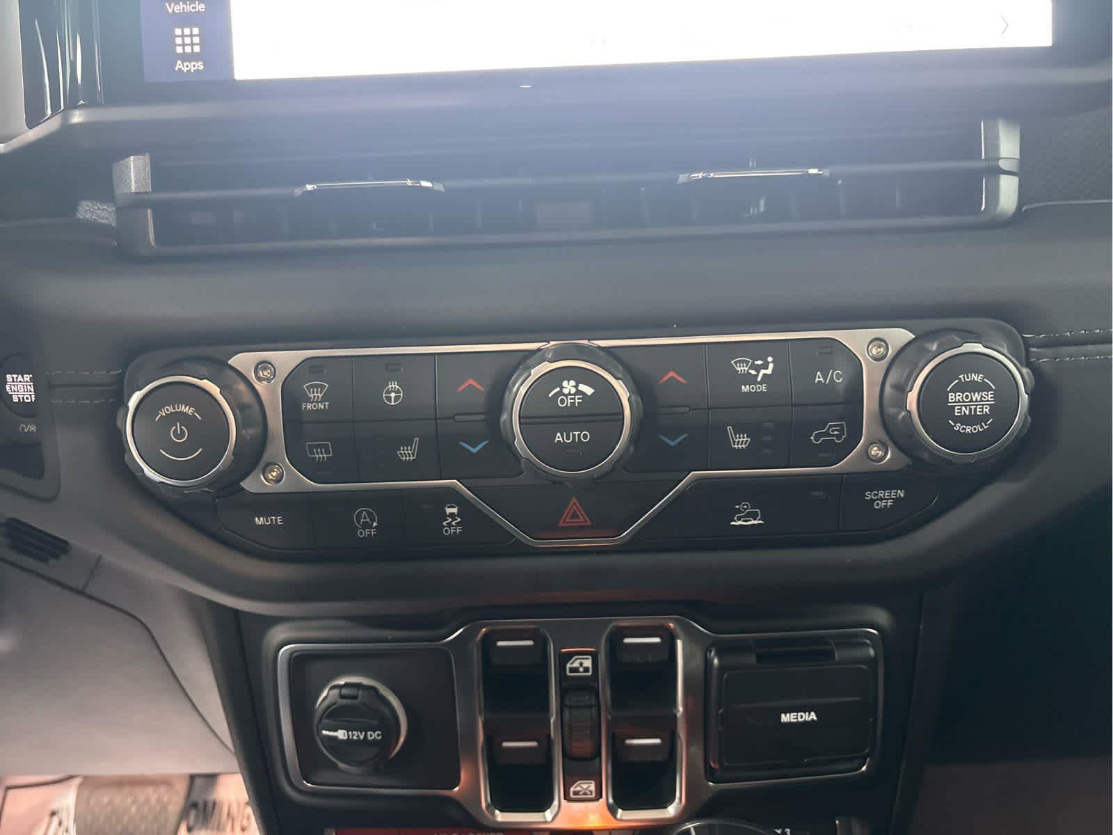 New 2026 Jeep Gladiator Mojave image 11