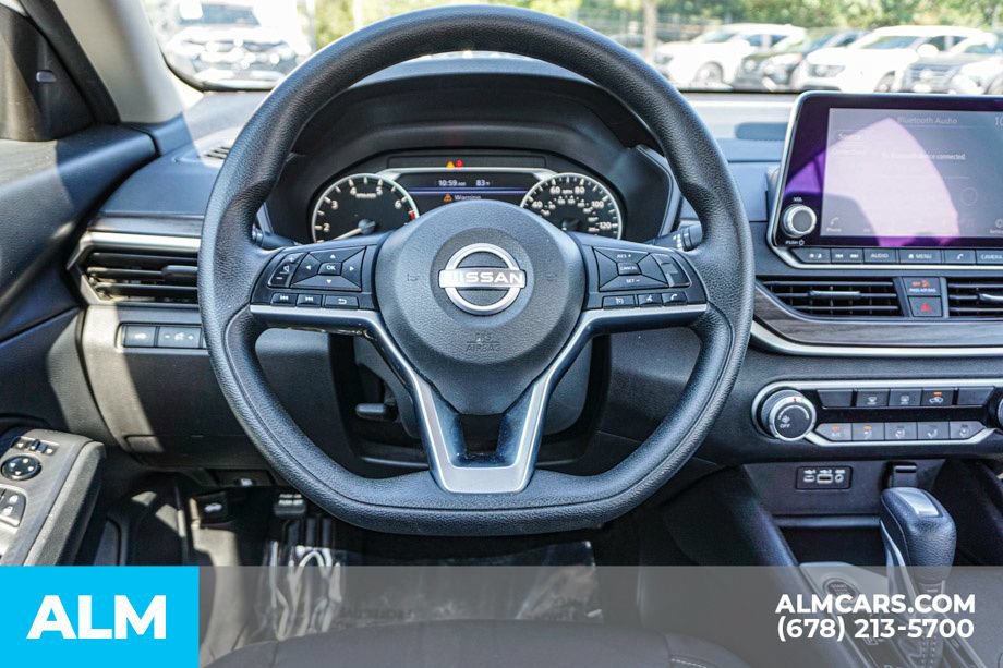 Used 2025 Nissan Altima 2.5 SV FWD image 27