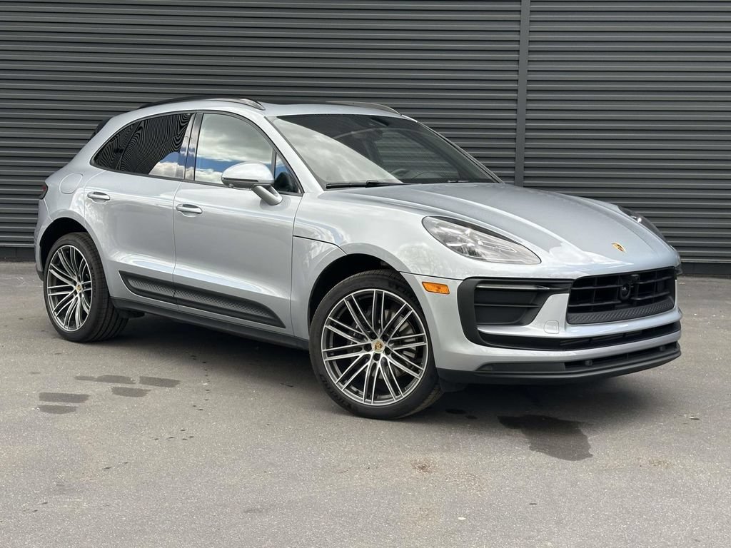 Certified 2026 Porsche Macan AWD/4WD image 7