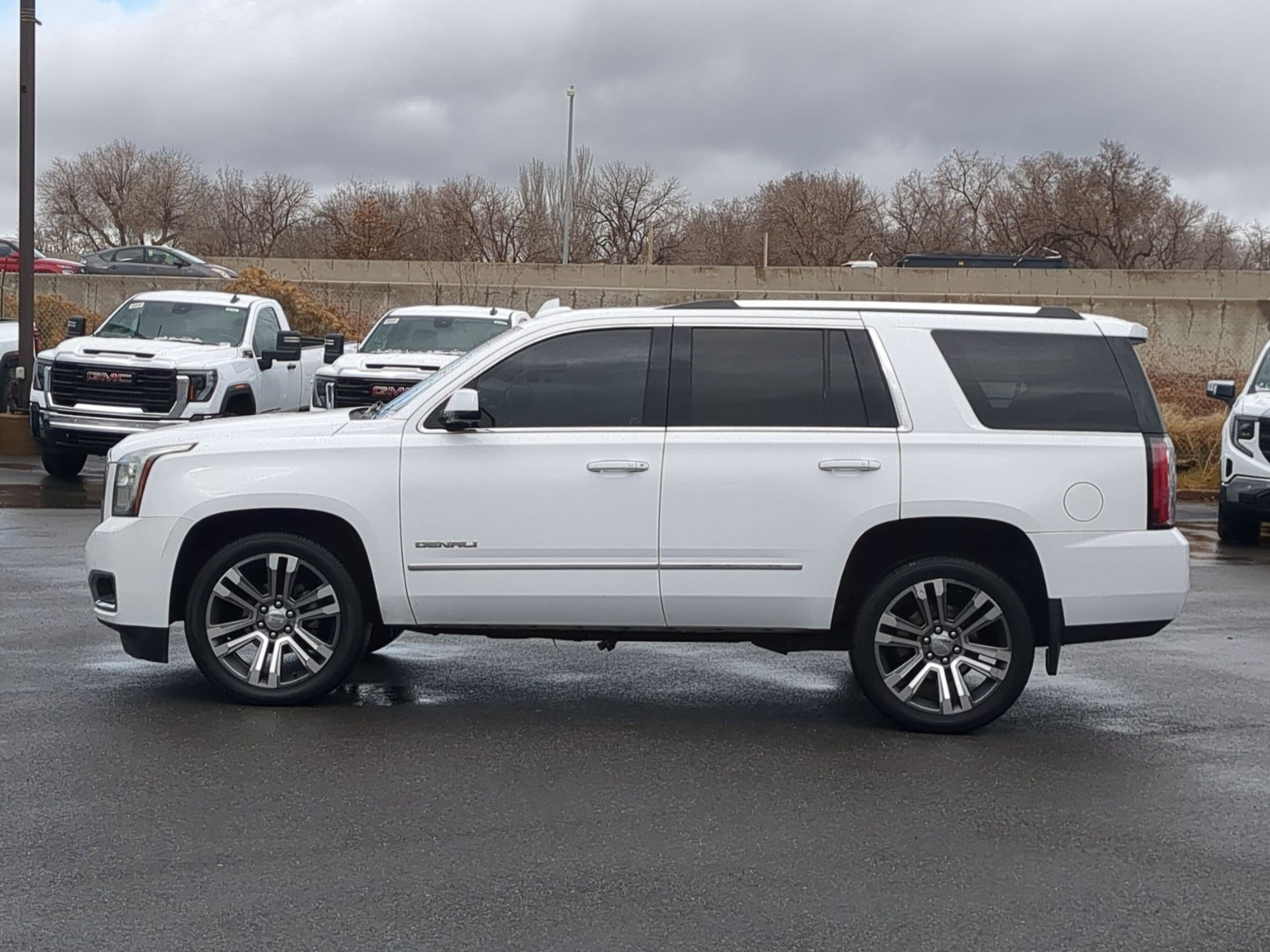 Used 2019 GMC Yukon Denali image 3