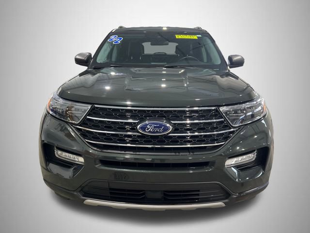 Used 2022 Ford Explorer XLT w/ Equipment Group 202A image 8