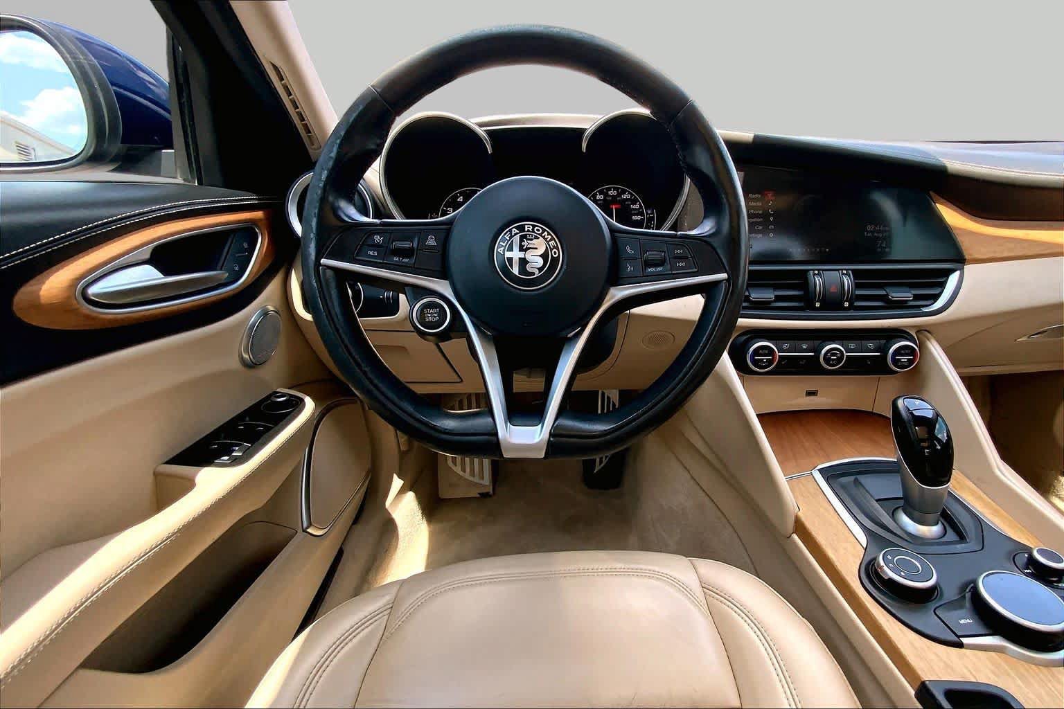 Used 2018 Alfa Romeo Giulia Ti w/ Quick Order Package 22Z Lusso RWD image 6