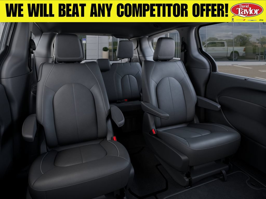 New 2026 Chrysler Pacifica Select w/ S Appearance Package FWD image 16