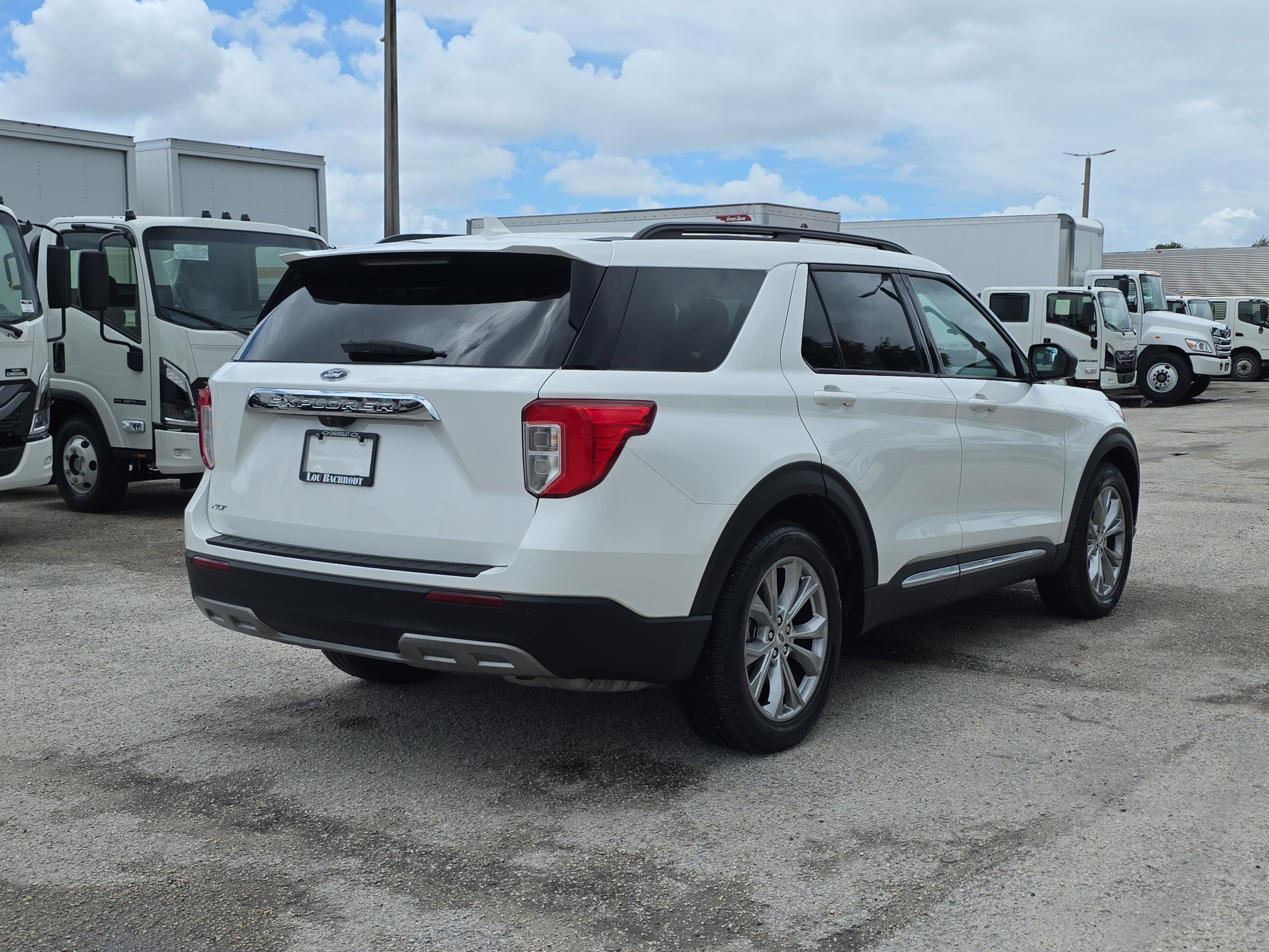 Used 2023 Ford Explorer XLT w/ Equipment Group 202A RWD image 7