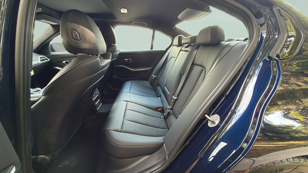 New 2026 BMW 330i Sedan w/ M Sport Package image 17