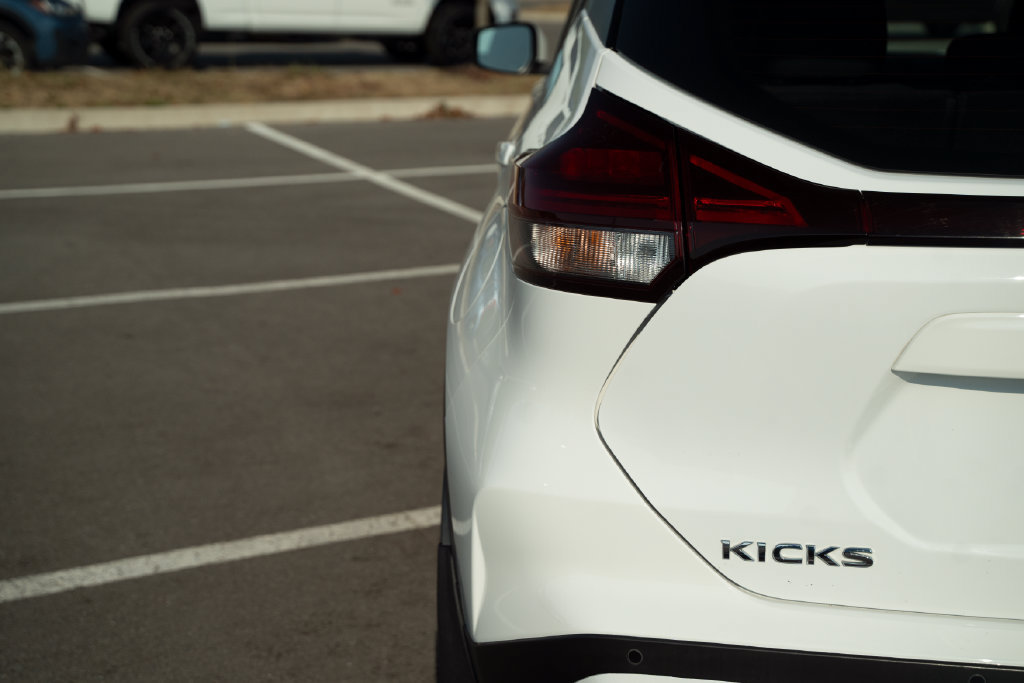 Used 2023 Nissan Kicks SV w/ Interior Electronics Package FWD image 41