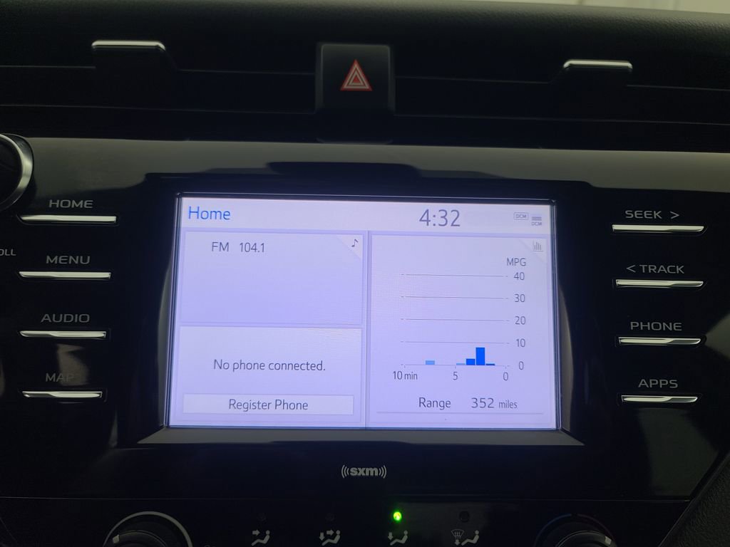 Used 2020 Toyota Camry LE image 31