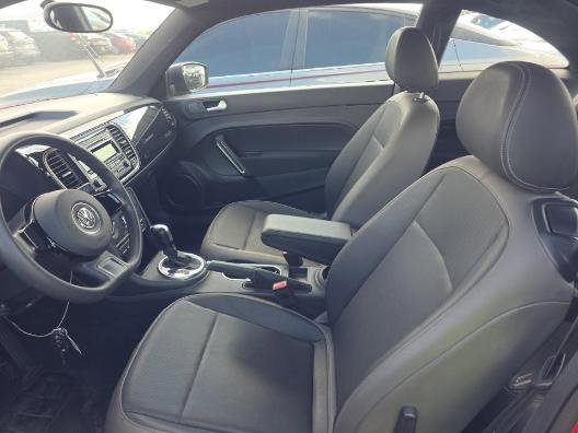Used 2015 Volkswagen Beetle 1.8T Classic FWD image 4