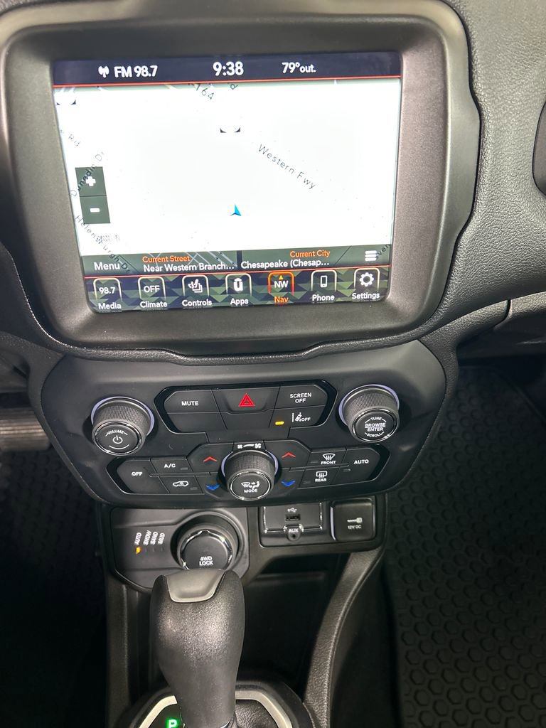 Used 2023 Jeep Renegade Latitude w/ Premium Group AWD/4WD image 14