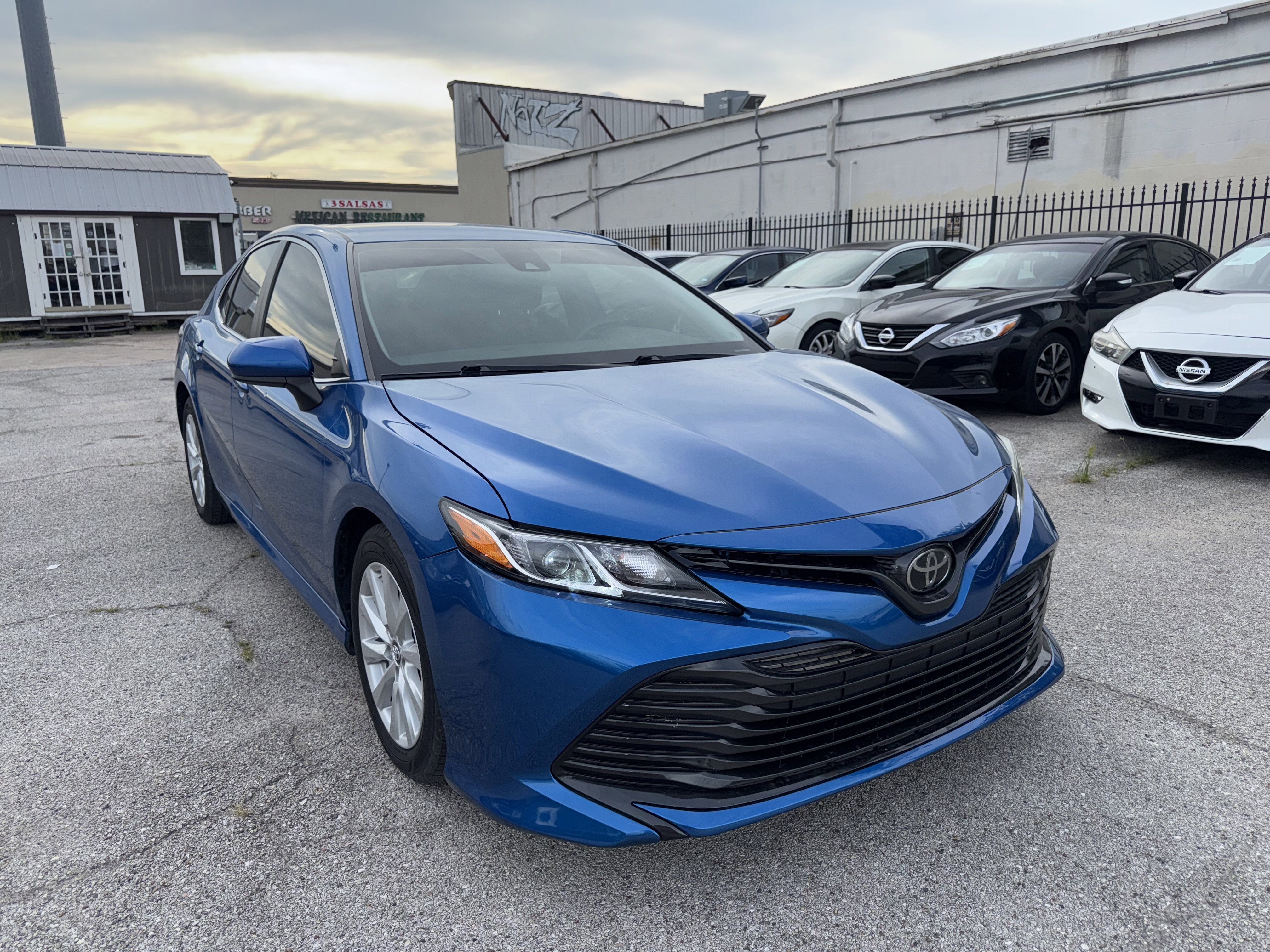 Used 2019 Toyota Camry LE image 2