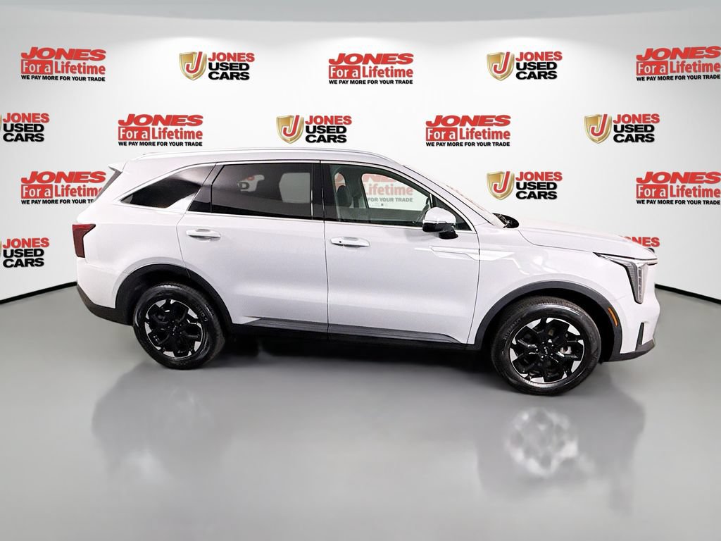 Used 2025 Kia Sorento S AWD/4WD image 17