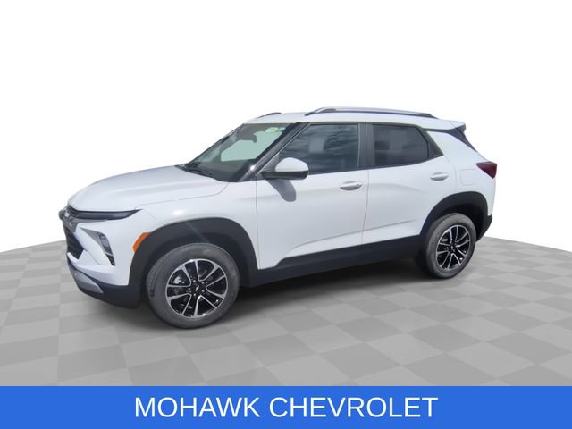 Certified 2024 Chevrolet TrailBlazer LT w/ LT Cold Weather Package AWD/4WD image 4